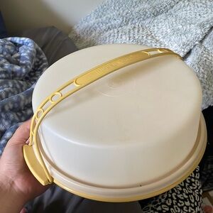 Vintage Tupperware pie container great condition